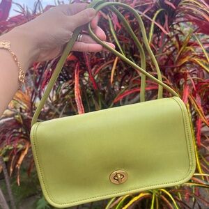 Vintage Coach Dinky Kiwi